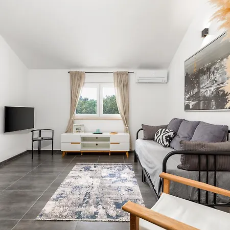 In Barbariga-apartment 3 شقة