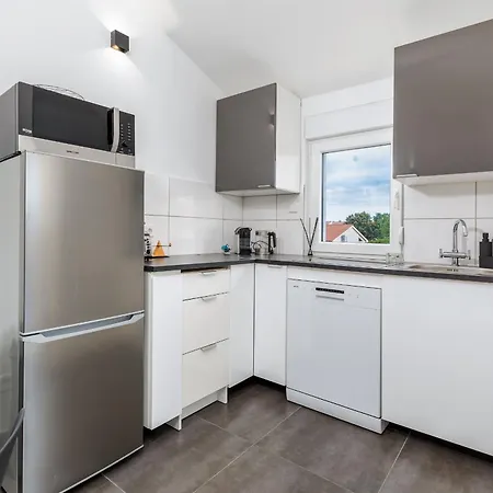 In Barbariga-apartment 3 Перой