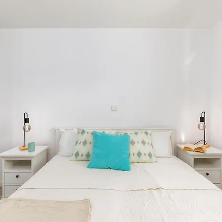 In Barbariga-apartment 3 *