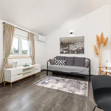 In Barbariga-apartment 3 *