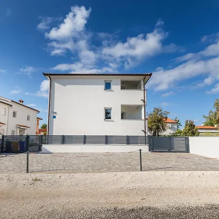 In Barbariga-apartment 3 * Peroj